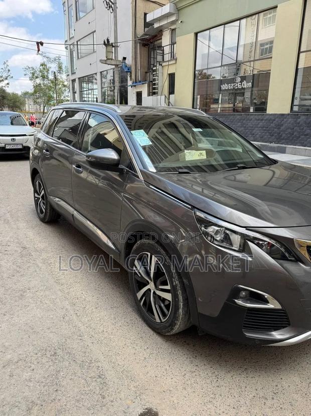 Peugeot 5008 2020 Gray
