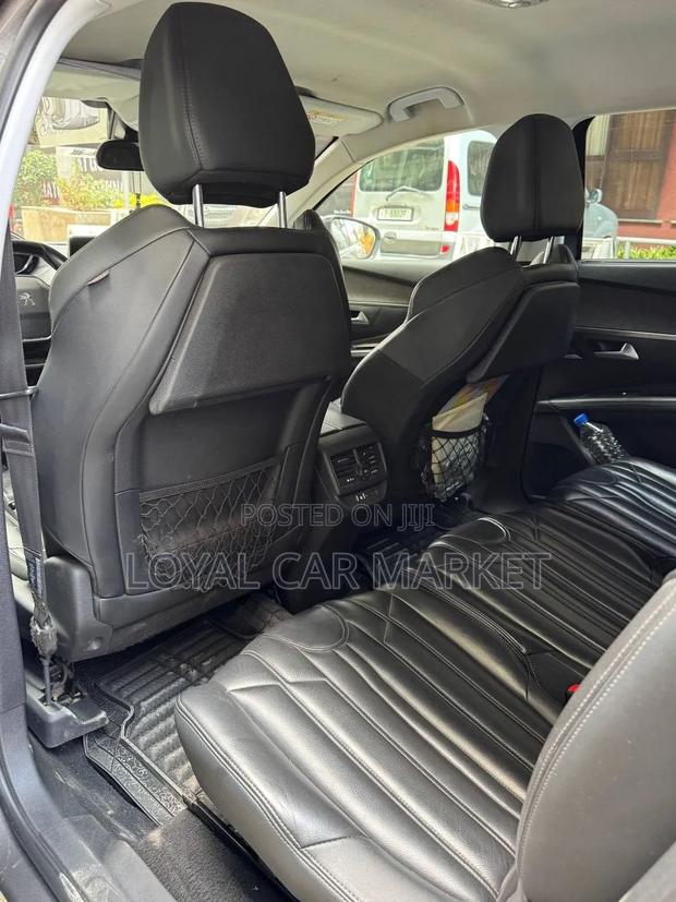 Peugeot 5008 2020 Gray