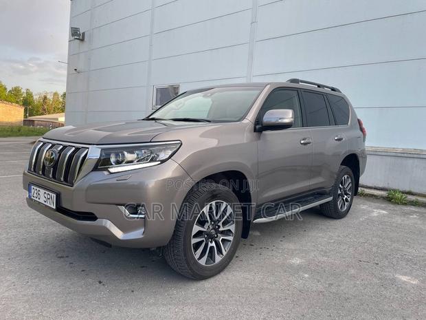 Toyota Land Cruiser Prado 2.8 2021 Gray