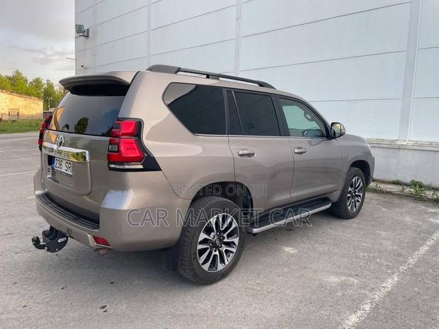 Toyota Land Cruiser Prado 2.8 2021 Gray