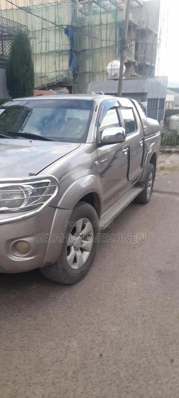 Toyota Hilux 2008 Silver
