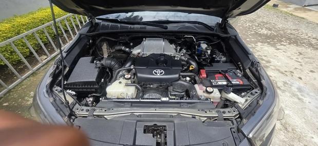 Toyota Hilux 2021 Gray