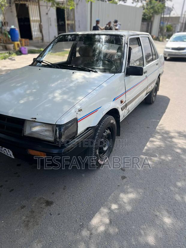 Toyota Corolla 1986 White