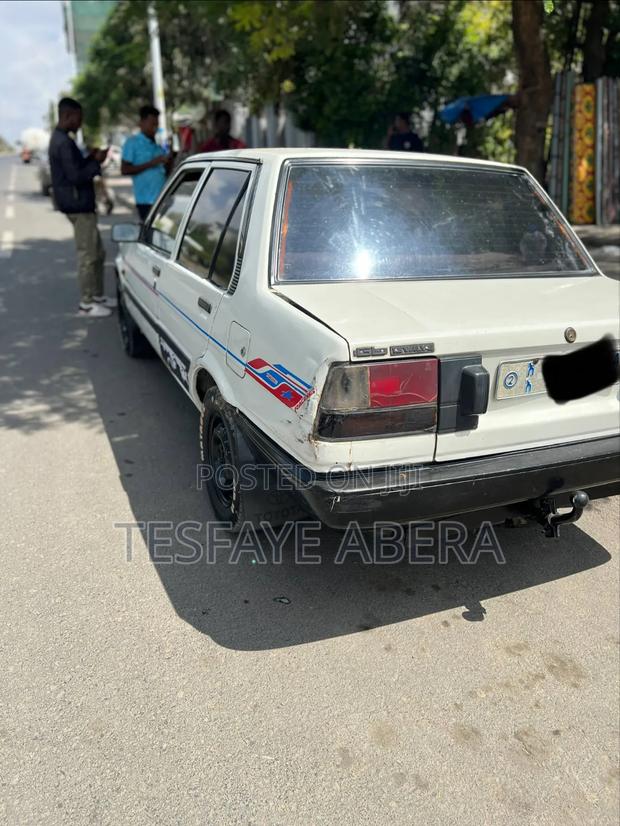 Toyota Corolla 1986 White