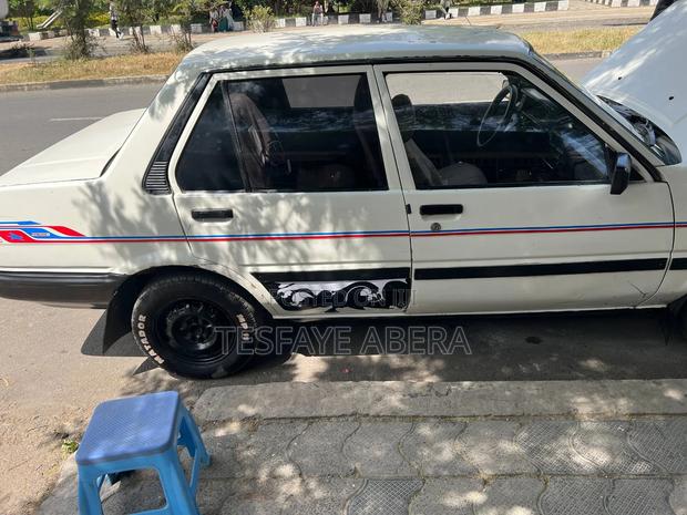 Toyota Corolla 1986 White