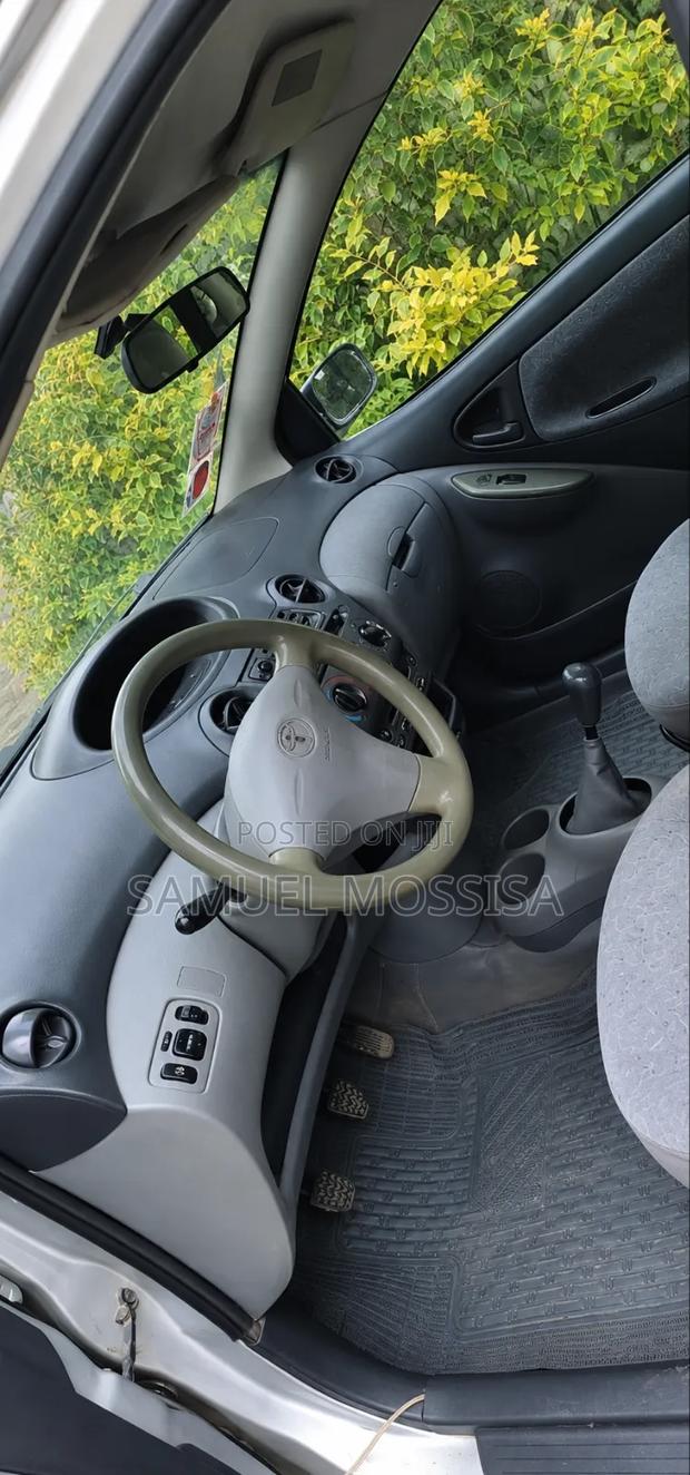 Toyota Yaris 1999 Silver