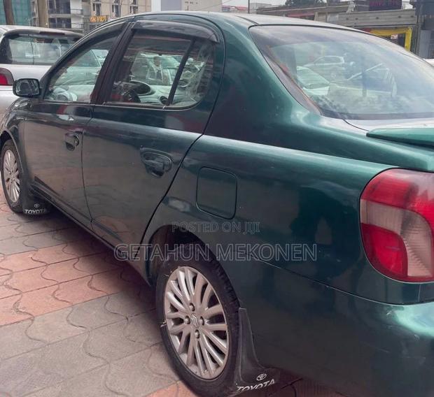 Toyota Platz 2002 Green