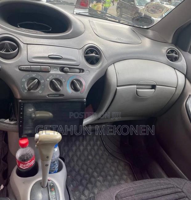 Toyota Platz 2002 Green