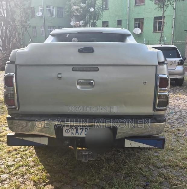 Toyota Hilux 2012 Silver