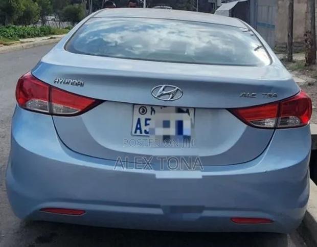 Hyundai Elantra 2012 Blue