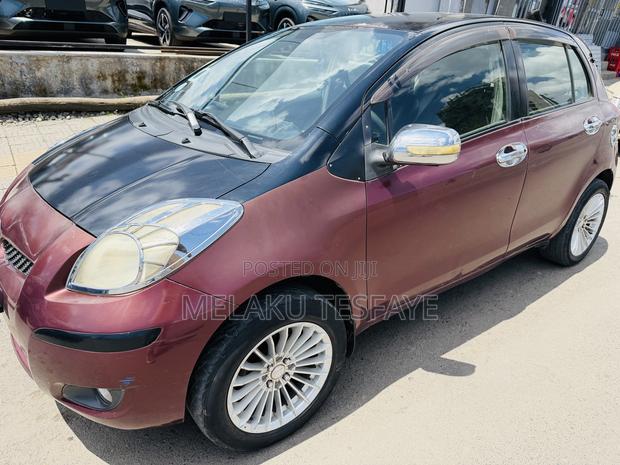 Toyota Yaris 2010 Brown