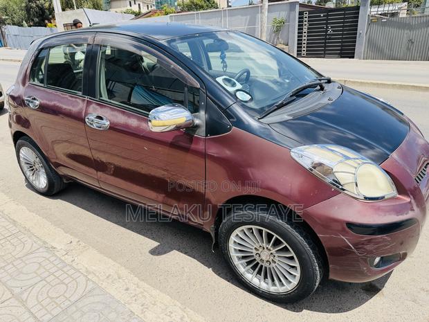 Toyota Yaris 2010 Brown