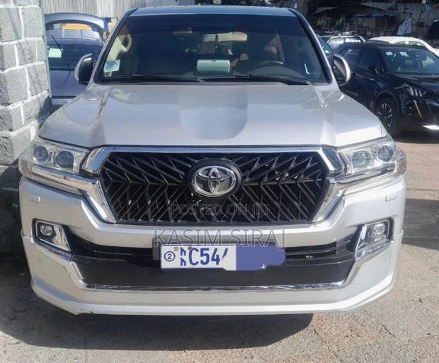Toyota Land Cruiser 4.5 V8 TD 2019 Silver