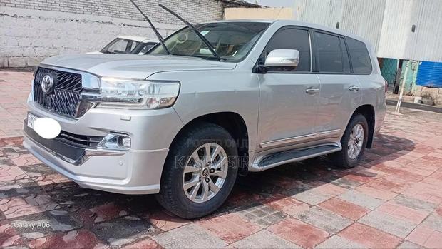 Toyota Land Cruiser 4.5 V8 TD 2019 Silver