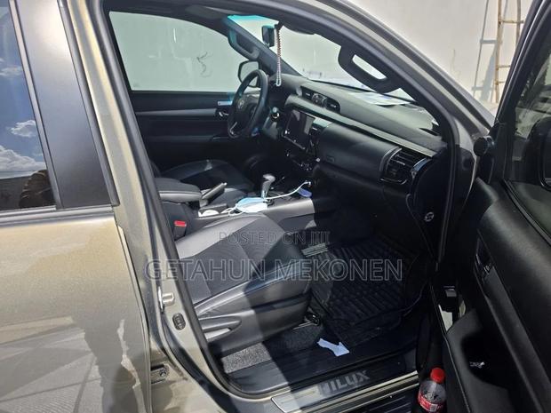 Toyota Hilux 2025