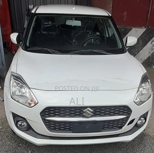 Suzuki Swift 2022 White