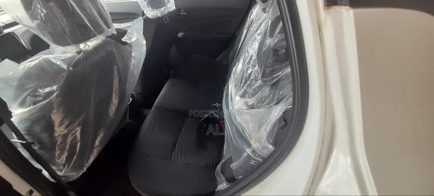 Suzuki Swift 2022 White