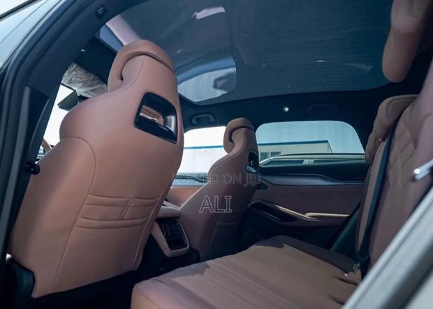 New BYD Song L DM-i 2025 Off white