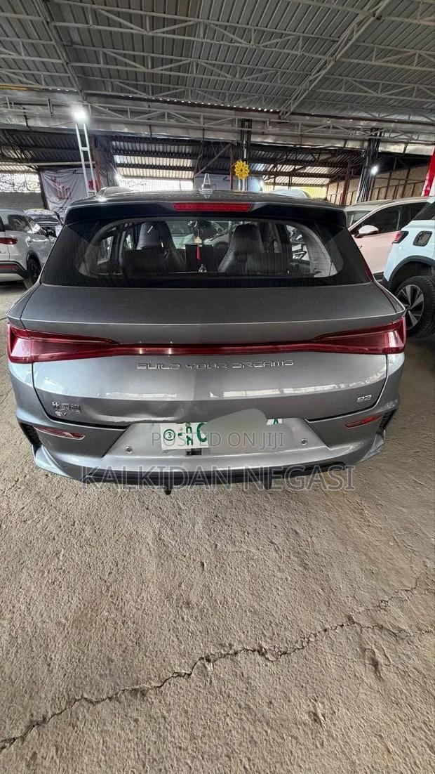 BYD E2 43 kWh 94 hp FWD 2025 Silver