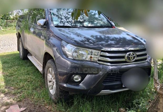 Toyota Hilux 2016