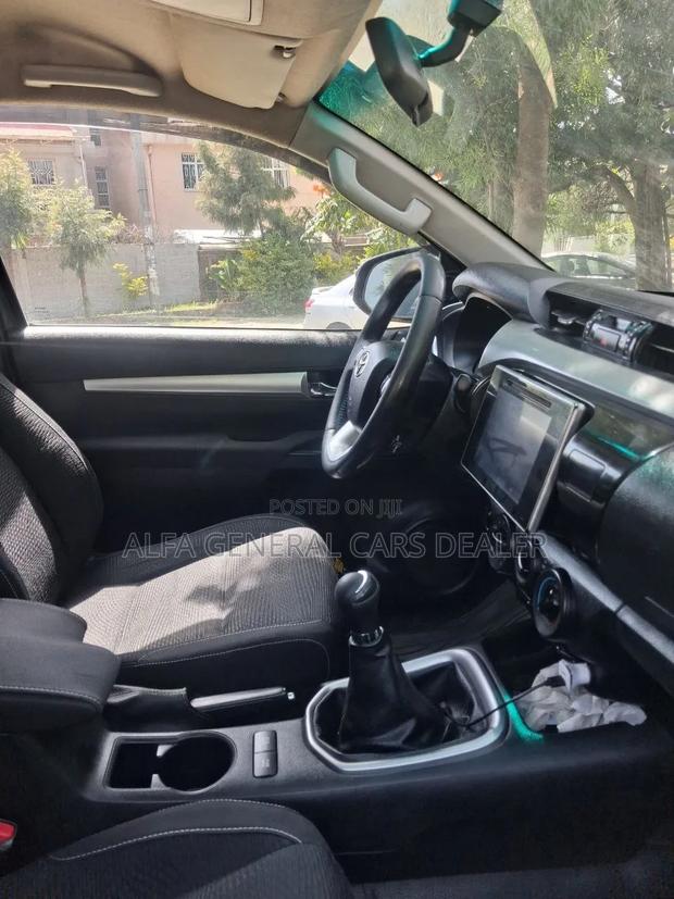 Toyota Hilux 2016