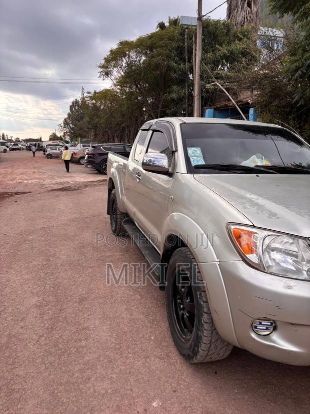 Toyota Hilux 2.5 D-4D SRX 2006 Silver