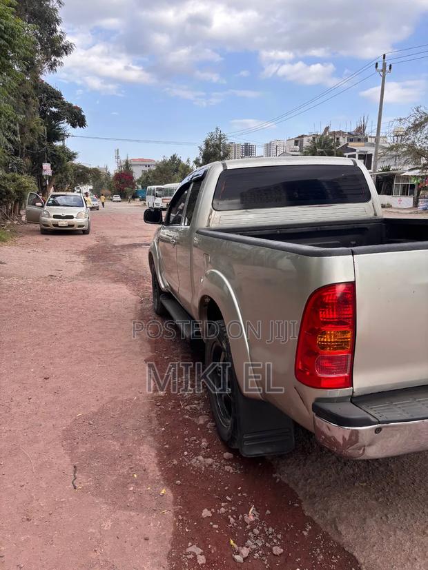 Toyota Hilux 2.5 D-4D SRX 2006 Silver