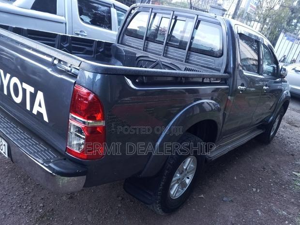 Toyota Hilux 2.5 D-4D Double Cab 2008 Gray