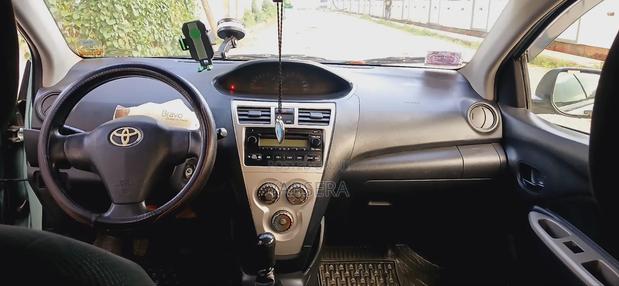 Toyota Yaris 2012 Green