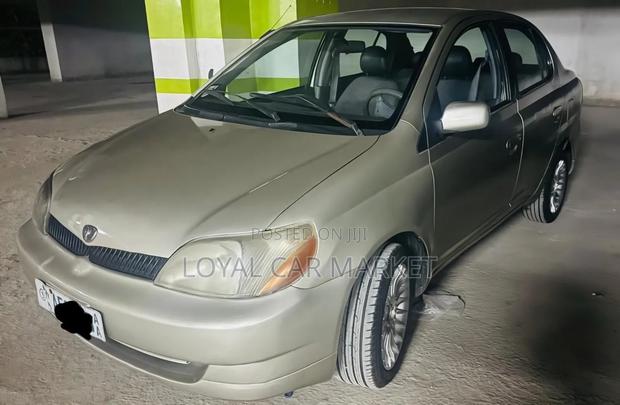 Toyota Platz 2002 Gray