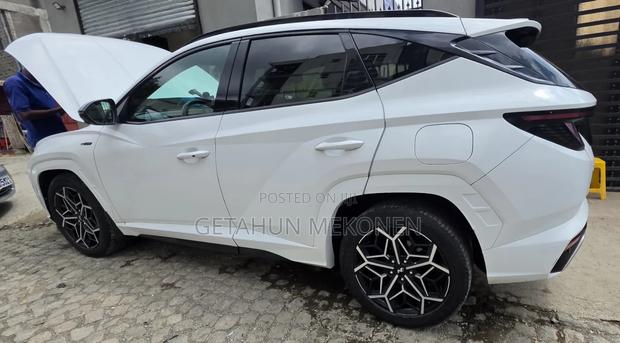 Hyundai Tucson 2021 White