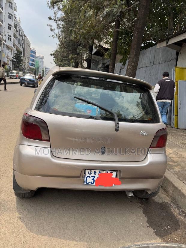 Toyota Vitz 2001 Beige