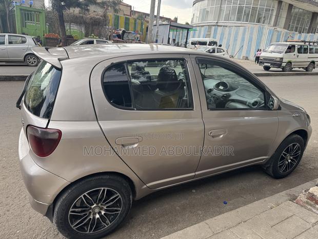 Toyota Vitz 2001 Beige