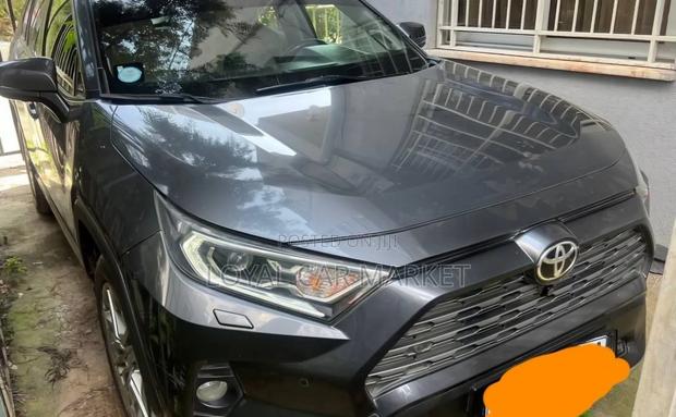Toyota RAV4 2021 Gray