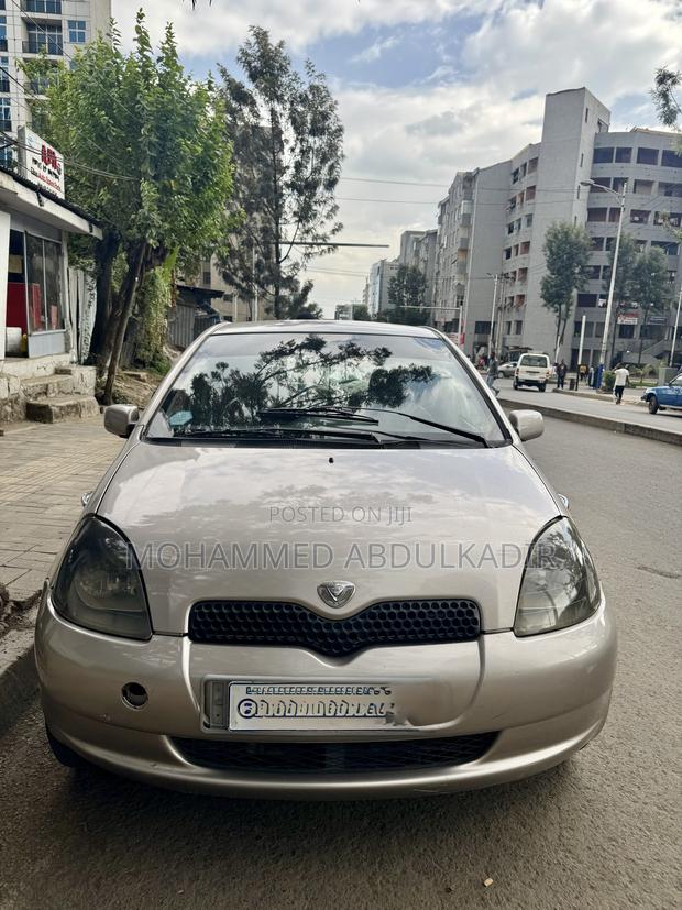 Toyota Vitz 2001 Beige