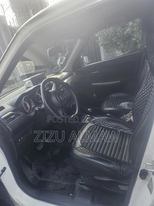 Suzuki Swift 2021 White