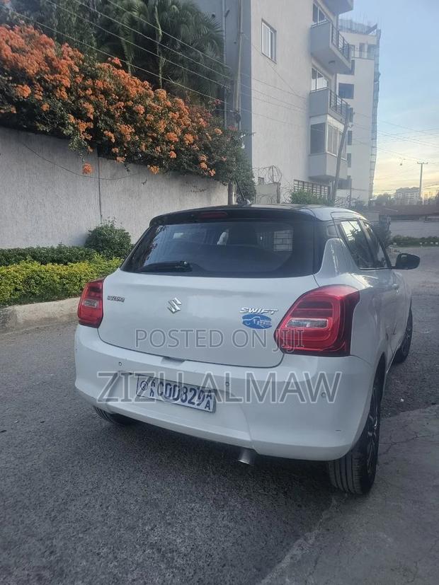 Suzuki Swift 2021 White