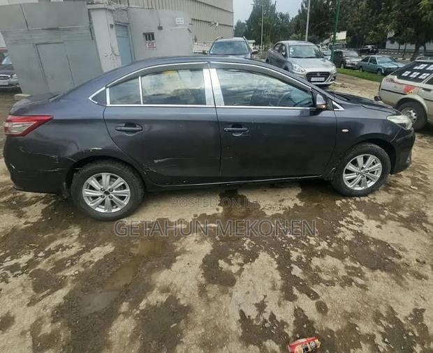 Toyota Yaris 2014 Gray