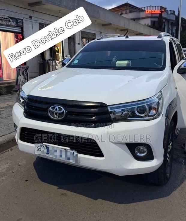 Toyota Hilux 2017 White