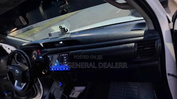 Toyota Hilux 2017 White