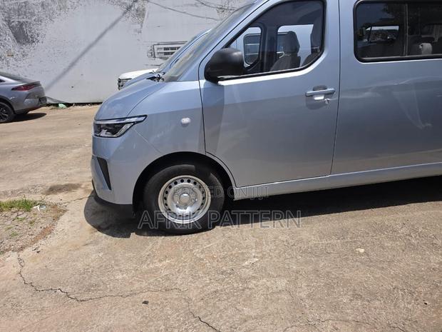 New Wuling Xingguang S 2026 Blue