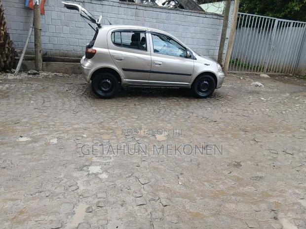 Toyota Vitz 2003