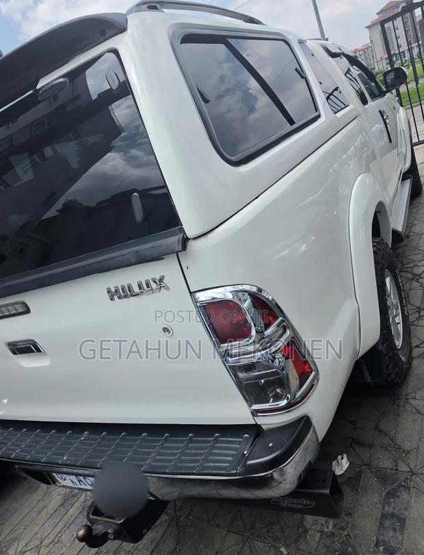 Toyota Hilux 2014 White