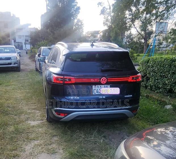 Volkswagen ID.6 2023 Black