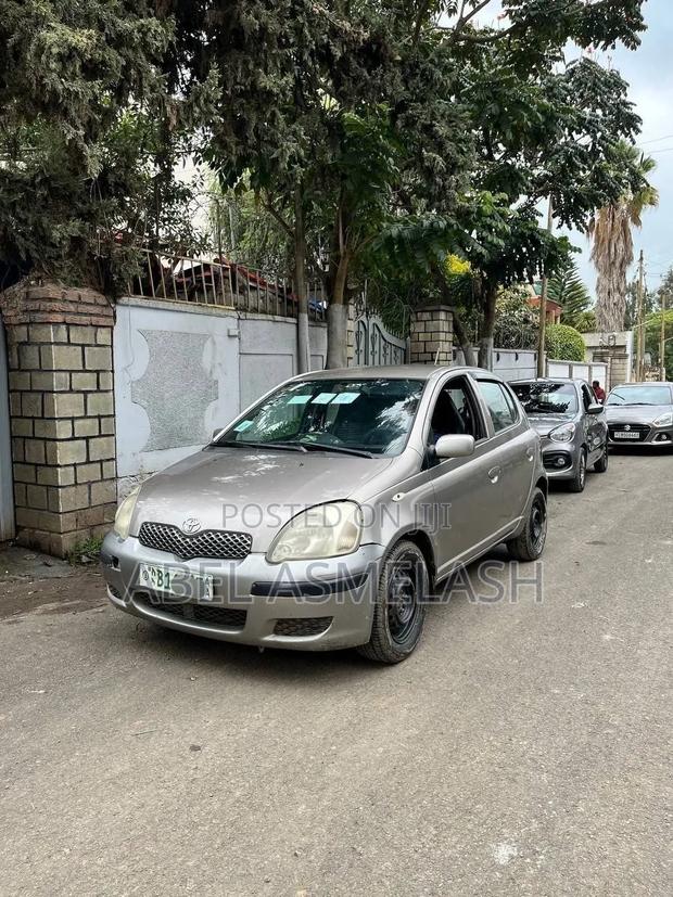 Toyota Vitz 2003 Silver