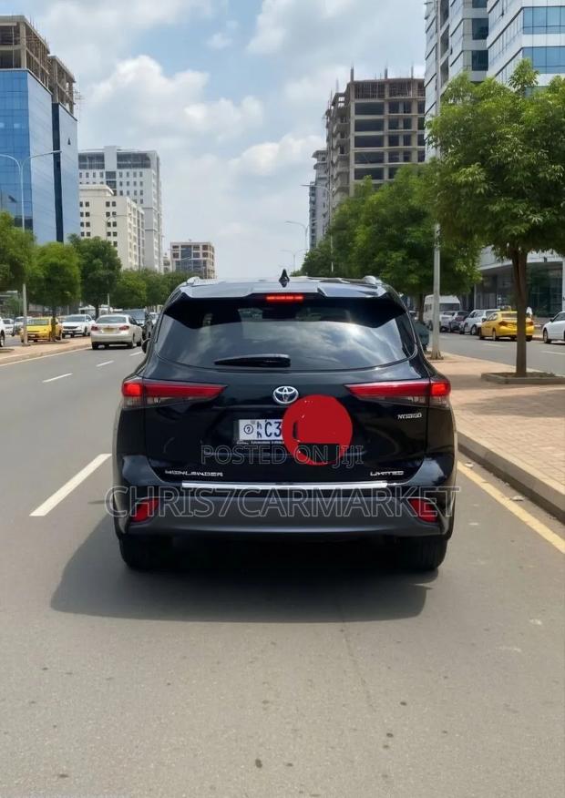 Toyota Highlander Limited AWD 2023 Black