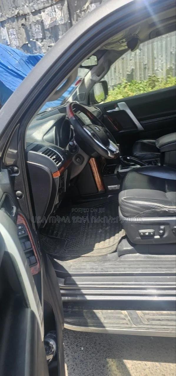 Toyota Land Cruiser Prado 2014 Gray