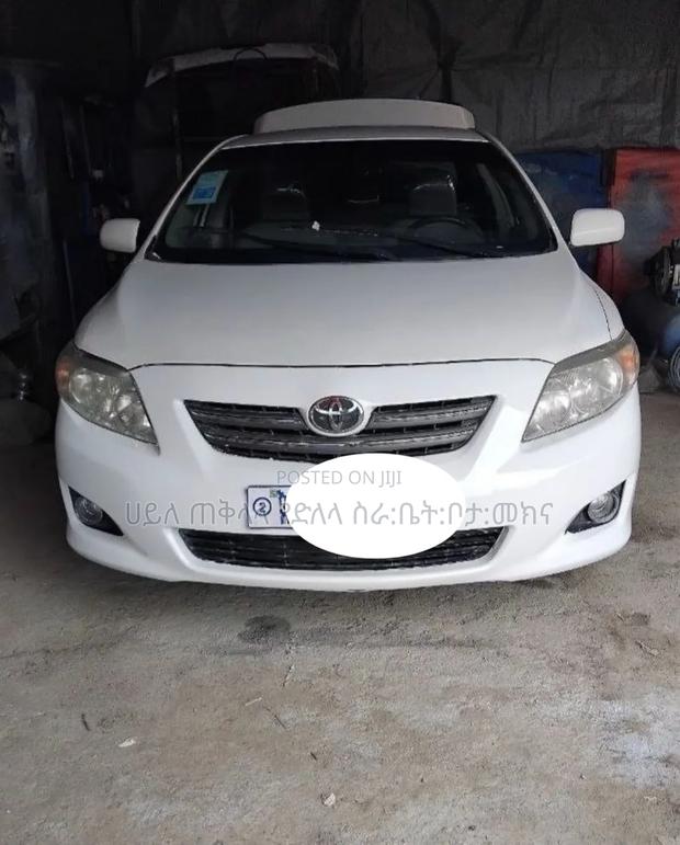 Toyota Corolla 2011 White