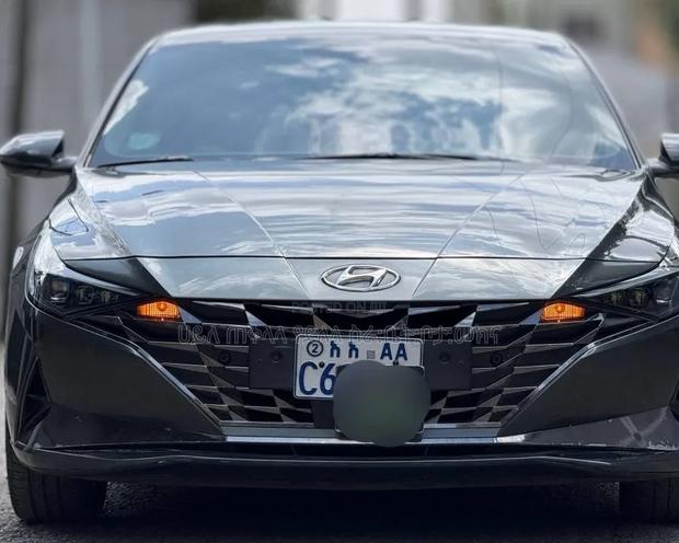Hyundai Avante 2023 Gray