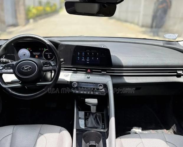 Hyundai Avante 2023 Gray